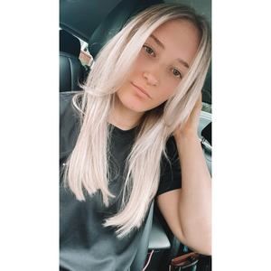 Meet your Posher, Chloe